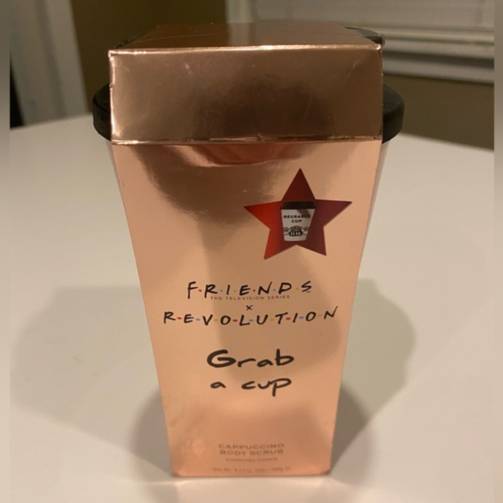 FRIENDS REVOLUTION GRAB A CUP CAPPUCCINO BODY SCRUB BRAND NEW IN PACKAGE